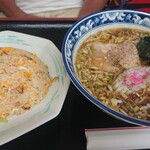 幸来軒 - ラーメン半チャーハンセット 750円