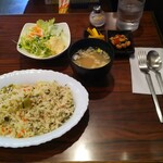 樹里 - 料理写真:高菜ピラフ　880円