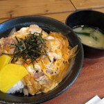 Michi no Eki Kumano Itaya Kurobee no Sato - 熊野地鶏の親子丼(800円)