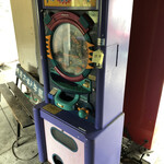 自販機コーナーオアシス - ゲーム機が一台。故障中でした。