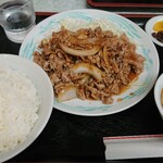 幸来軒 - しょうが焼き定食 900円