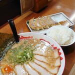 Miyakoichi Yatai Aji Ramen Oohito Ten - みやこいちチャーシュー麺と餃子/半ライスセット