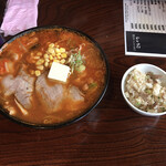 Shoko - トマみそラーメンとサービス炒飯