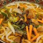 Okadaya Menraku - 山菜うどん