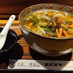 Okadaya Menraku - 山菜うどん