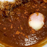 Curry House CoCo Ichibanya Tsukisamuchudokuori Ten - ポークカレー（ライス500g）＆半熟タマゴに追い ” とび辛スパイス ”