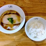 麺や 川 - 鶏そば 醤油 ＋ 白ごはん