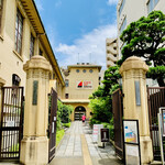 前田珈琲 - ◎1993年に明倫小学校の建物が京都芸術センターとして生まれ変わった。