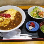 レストラン梢 - オムライスカレー  900円　大盛り　200円