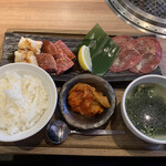 どんどん亭 - 最強ランチ 1518円