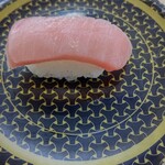 Hama Zushi Shinsayamaten - 中トロは大トロばりに溶けますが、マグロの味が結構強めです。