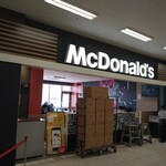 マクドナルド - 材料搬入中？