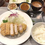 Tonkatsu Ichiban 2 deux - 3種の塩で食べるのが私のオススメ