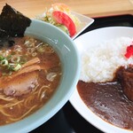 駅前旅館 - ラーメン & カレーセット①