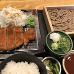 今日亭 - カツ定食冷そば1089円