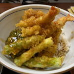 和食屋おはこ十八番 - 2021年8月。えび野菜天丼。