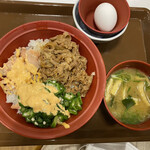 すき家 - 鮭オクラ牛丼ミニ、たまごセット　650円