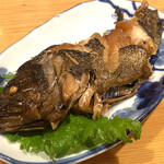 Robata Uo~zu - お通し（ソイ煮付け）
                      「形くずれちゃってゴメンね〜」と奥様。
                      いやいや、美味しいなら問題なしですよ(´∀`)