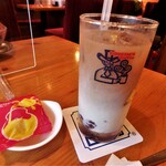 KOMEDA’S Coffee Kamakura Fukasawa Ten - 小豆小町　桜(小豆＋ミルクティ)　アイス¥510　