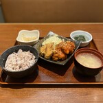 Korean Restaurant Daidai Nagoya Ten - からあげとヤンニョムチキンの合い盛り定食