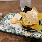 パティスリーもりん - 和栗モンブラン  (おまけのパインのクッキーが、めっちゃ、美味しかったですよ！)     ( v^-゜)♪