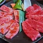 焼肉道場ローヤル黒丑人 - 上カルビとヘルシー赤身肉、焼き野菜