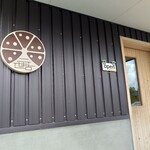 Niseko Cheese Kobo - お店の入り口。