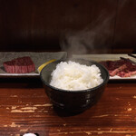 Yakiniku Dining Shige - ごはん（湯気でてる）