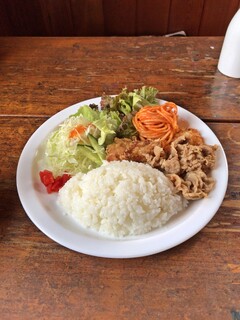 喫茶室 屋根裏 - 日替りランチ