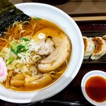 ふじの - 中華そば(麺大盛) と 餃子５個