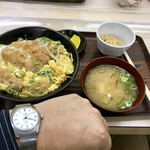 Marumi Shokudo Honten Ekimae Ten - R3.9. カツ丼@600。サービス定食以外配膳が遅い傾向があるが、今回はあまりにも時間がかかり過ぎ！><。。。