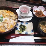 藤八堂 - 比内地鶏の親子丼 ￥1,630