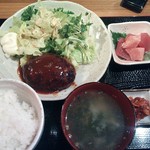 Nonki - たまに裏メニューがあります!!今日は手作りｼﾞｭｰｼｰハンバーグ定食(^O^)　普段でも頼めば定食にしてくれますよ!!