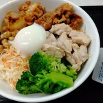 Yoshinoya Sapporoekiapiaten - ライザップ牛サラダ、野菜増し