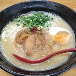 郡上豚骨ラーメン カンミナ - 郡上豚骨ラーメン ￥880