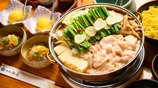 Hakata Motsu-nabe Nishijin Hatsuki - 黒毛和牛もつ鍋醤油味