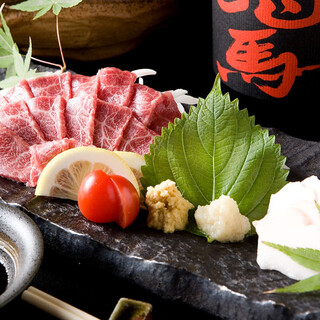 Made with carefully selected ingredients ◆ We also offer a variety of sake accompaniments such as “vinegar offal” and “horse sashimi”