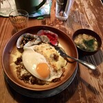 Meguro Minatoya - 焼カレー玉子のっけ850円