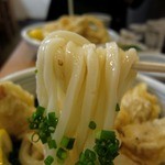 Teuchi Udon Fugetsu - かしわ天おろし 食べる