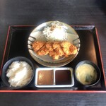 ちづる - ヒレカツ定食　200g        1600円