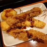 Marugame Seimen Higashisumiyoshiten - 半熟たまご130円、ちくわ120円、いか130円、大海老290円