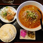 Chinese Fukutei - 令和3年9月
                        ランチタイム日替わり定食
                        担々麺＋唐揚げ＋ご飯 650円