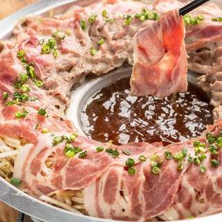 豚の炊き肉鍋は絶品！九州の名物料理や話題のグルメも目白押し