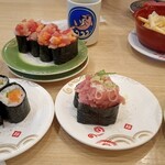 Kaiten Sushi Triton Kiyota Ten - 軍艦、巻物も周囲多く愉しいな!