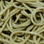 そば処 長寿庵 - そばアップ 見た目は茶蕎麦みたいね