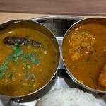 Kathmandu Spice Mart & Momo House - ダル＆チキンカレー