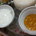 Kathmandu Spice Mart & Momo House - プレーンヨーグルト＆アチャール（超美味！）