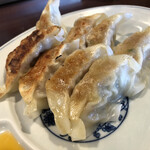 博多ラーメン清水屋 - 曜日サービスもある焼き餃子