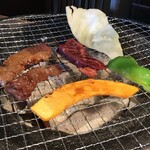 焼肉一番 団楽 - 炭火で焼きます