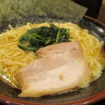 Yokohama Iekei Ramen Gachi Ya - 醬油ラーメンアップ